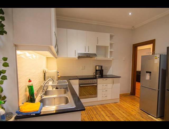 2 BEDROOM APARTMENT FOR SALE IN RONDEBOSCH